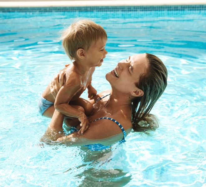 Photo piscine père enfant